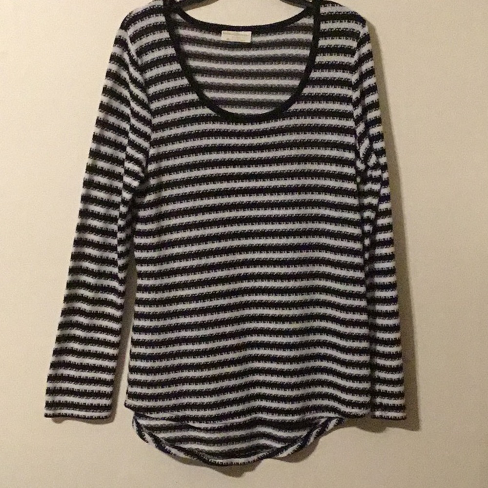 Black and White Knit Bobbie Brooks Top